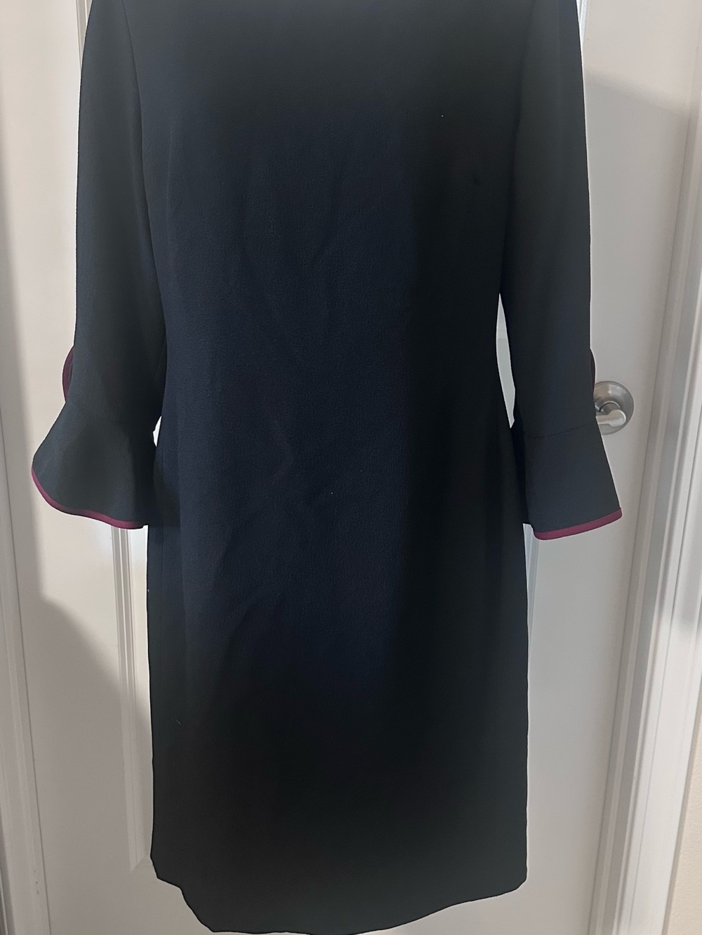 Karl Lagerfeld Paris Tulip Sleeve Crepe Sheath Dress Black Burgundy Trim Size 10